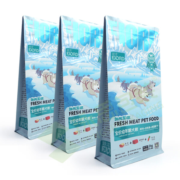 Custom Pet Food Packaging by GreenPack - Moisture-proof Zipper Bags